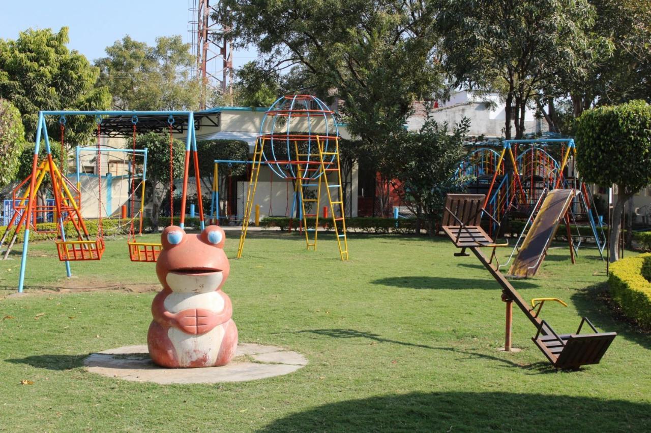 Fun And Food Resort & Holidays Harsola Exterior foto