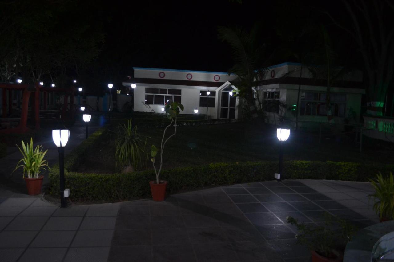 Fun And Food Resort & Holidays Harsola Exterior foto