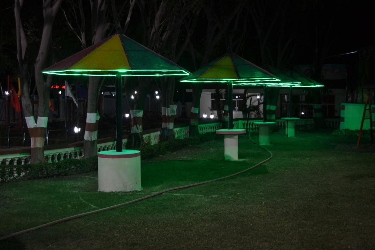 Fun And Food Resort & Holidays Harsola Exterior foto