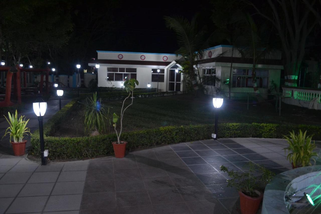 Fun And Food Resort & Holidays Harsola Exterior foto
